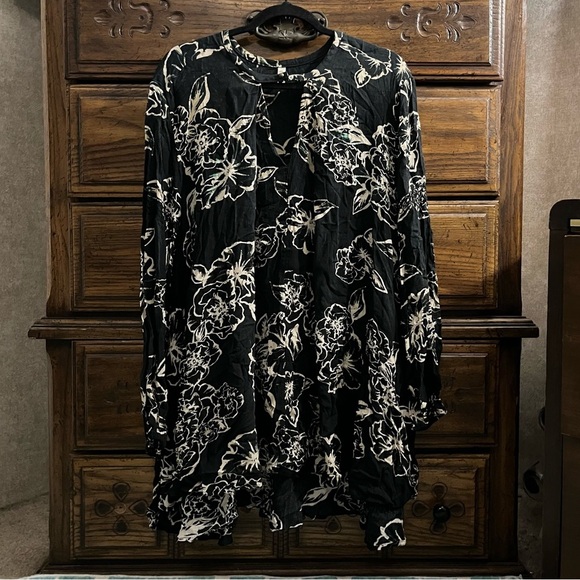Free People Black and Cream Floral Long Sleeve Dress - Picture 6 of 6